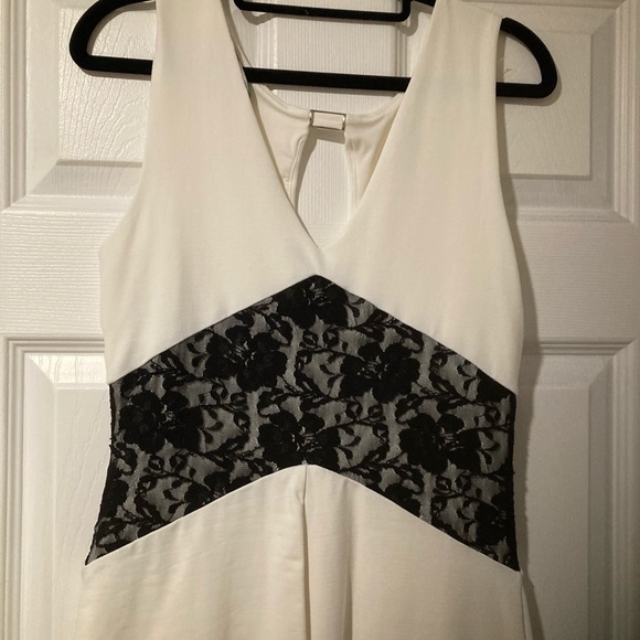 Off white and black Bebe dress - Picture 6 of 7